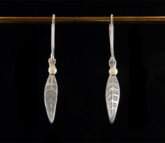 Dancing Circles - Etched Leaf w/ Bead